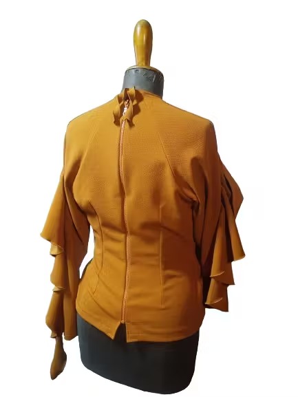 Maglia con Rouches e Manica Raglan